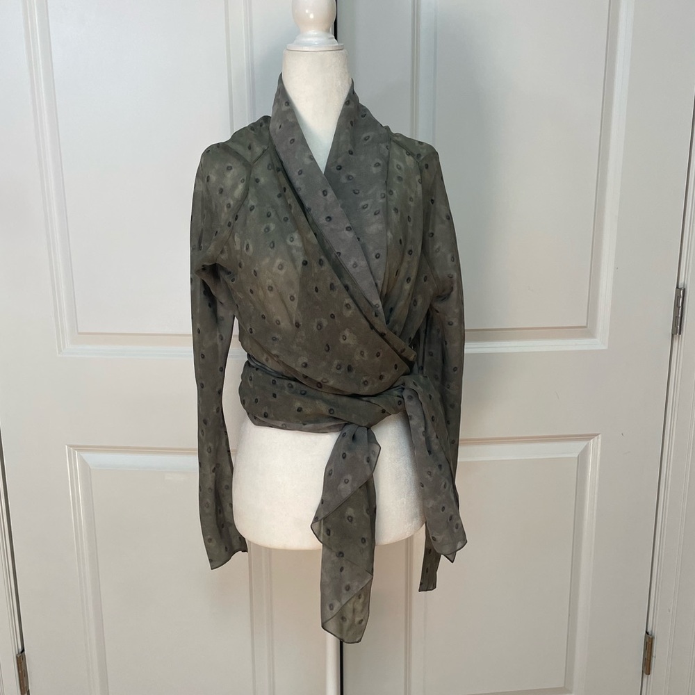 Cortana Irina 100% Silk Georgette Wrap Jacket Iris Print FR 42
